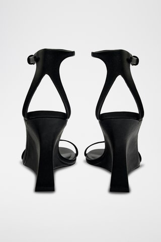 Sandálias com cunha em couro - Preto