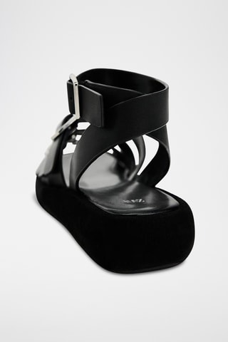 Sandálias em couro - Preto