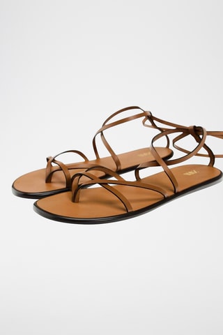 Sandálias em couro - Castanho
