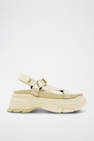 Sandálias com plataforma- Cru