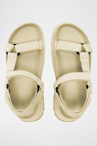 Sandálias com plataforma- Cru