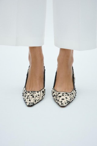 Sapatos de salto- Cru