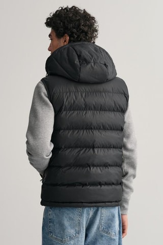 Blusão regular com capuz sem mangas - Preto