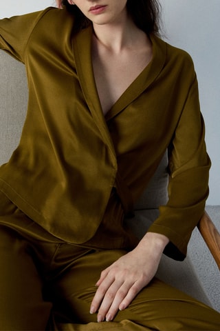 Top  - Modern Graphic -  Kaki