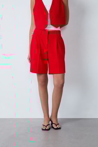 Short On The Guest Liste - Rouge