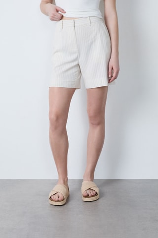 Short Afternoon Light - Beige