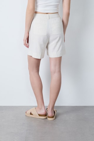 Short Afternoon Light - Beige