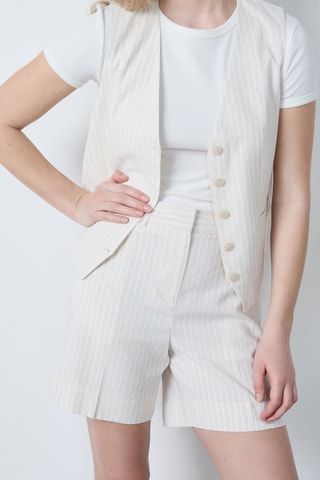 Short Afternoon Light - Beige