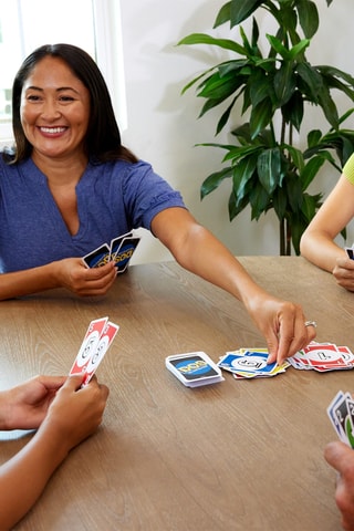 UNO DOS Jeu de Cartes Famille - Dès 7 ans