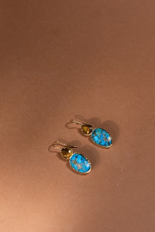 Orecchini laminato oro fino giallo - Turchesi mohave e occhi di tigre