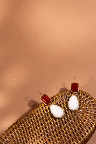 Orecchini laminato oro fino giallo - Madreperla e corniola