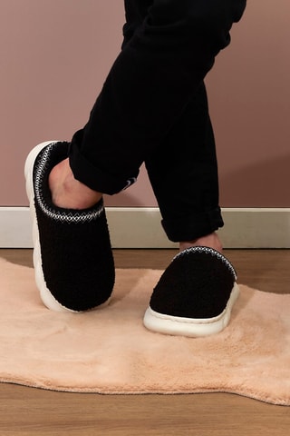 Zapatillas de casa - Modelo aleatorio - Beige y negro