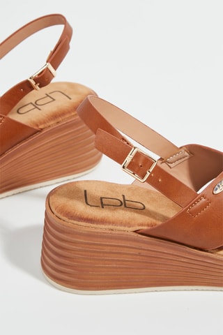 Sandálias com cunha Irencia - Camel