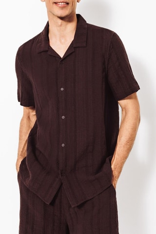 Camisa regular - Castanho-escuro