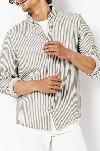 Camisa regular - Castanho