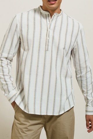 Camisa regular - Bege e cru
