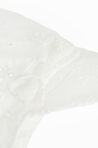 Fita em bordado inglês - Branco