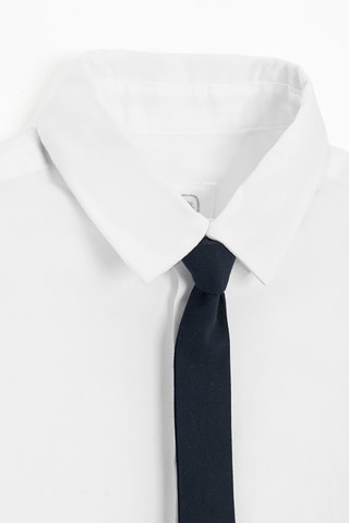 Camisa e gravata - Branco e azul-marinho