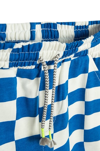 Bermudas Cru e azul-cobalto