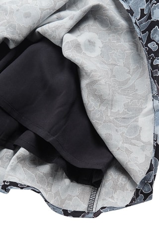 Saia - Preto e azul-celeste