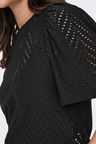 Top regular fit con bordado inglés - Negro