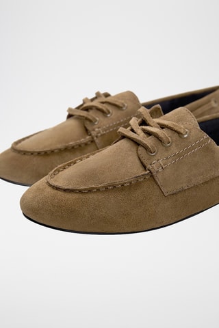 Chaussures bateau en nubuck - Marron