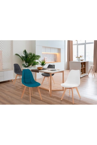 4 cadeiras Suedia e Gabriella - 48 x 80 x 60 cm e 50 x 88,5 x 46,5 cm