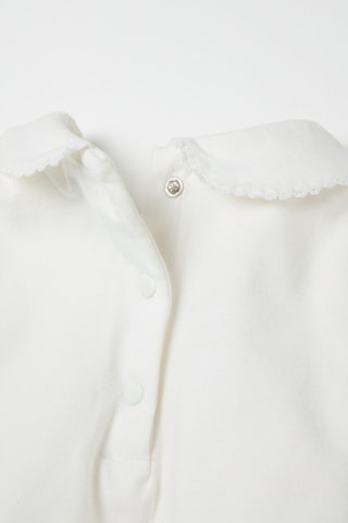 T-shirt e calções - Cru e vermelho