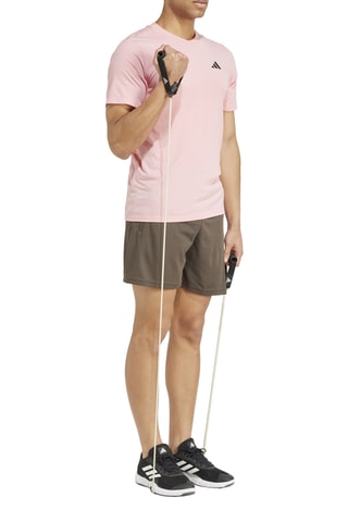 Short regular d’entrainement Essentials - Vert olive