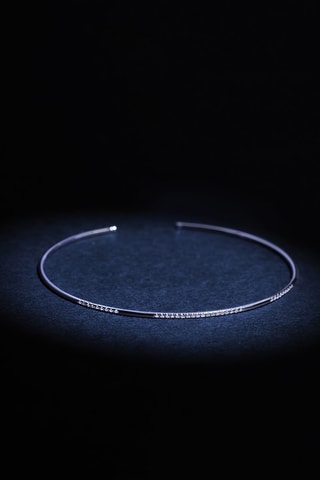 Bracciale bangle Divided Line Bangle - Oro bianco e diamanti