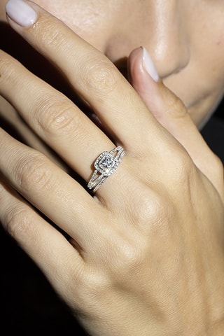 Anello Carré Somptueux - Oro bianco e diamanti