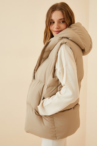 Piumino con cappuccio senza maniche - Beige