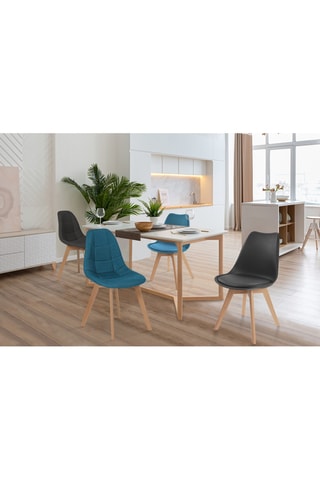 4 chaises Suedia et Gabriella - 48 x 80 x 60 / 50 x 88,5 x 46,5 cm