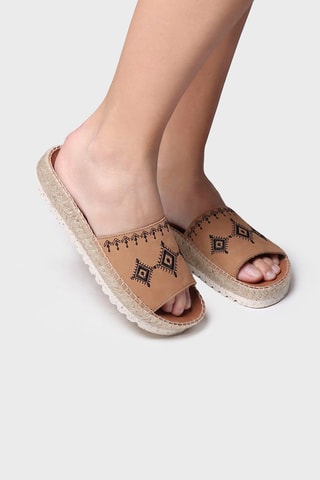 Mules com plataforma Bege - Castanho