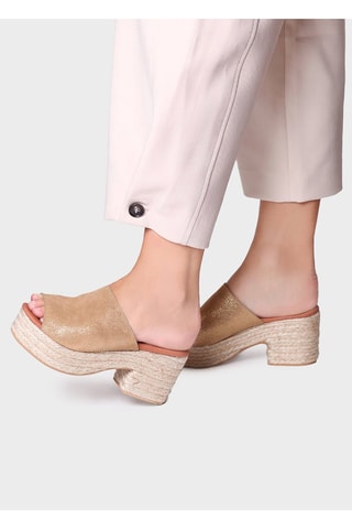 Mules com salto em couro Andrea - Preto - Bege