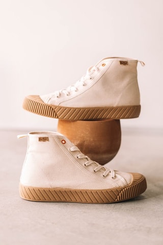 Sneakers subidos Bege - Bege