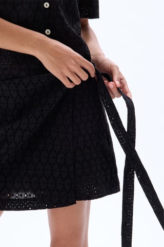 Jupe portefeuille en broderie anglaise - Noir
