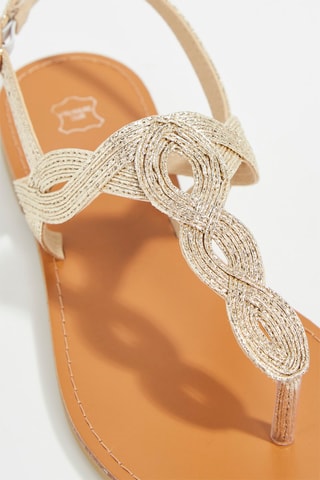 Sandálias - Dourado