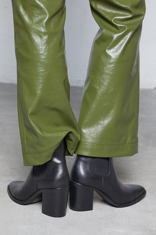 Botins Chelsea em couro Brunella - Preto