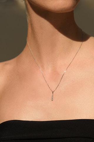Pendentif 5diam's épuré 
Or blanc et diamants