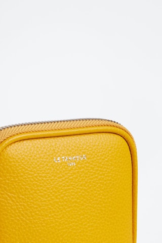 Pochette pour téléphone  en cuir pleine fleur Emile - Jaune