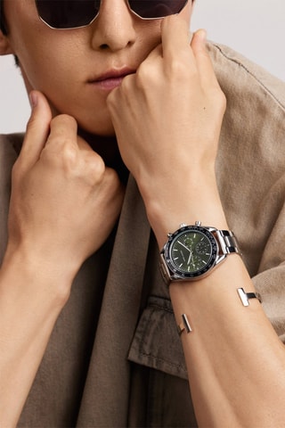 Cofanetto orologio al quarzo in acciaio e bracciale bangle aperto