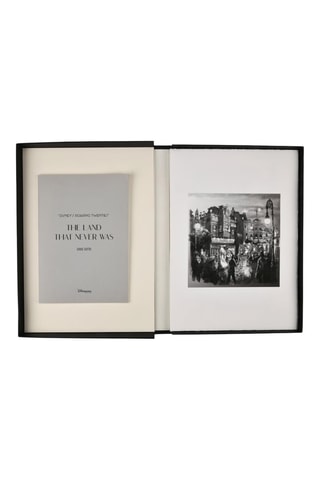 Portfolio en édition limitée "Disney's Roaring Twenties" The Land That Never Was signé par l'artiste Eddie Sotto Disneyland Paris