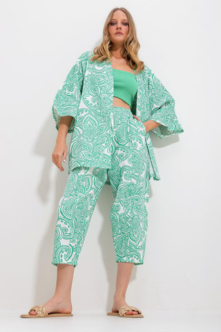 Kimono e pantaloni capri a vita alta - Verde chiaro