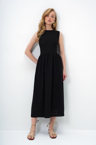Vestido estilo patinadora em bordado inglês - Preto