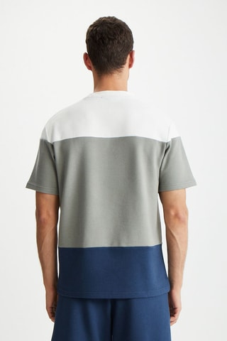 T-shirt - cru e azul-marinho