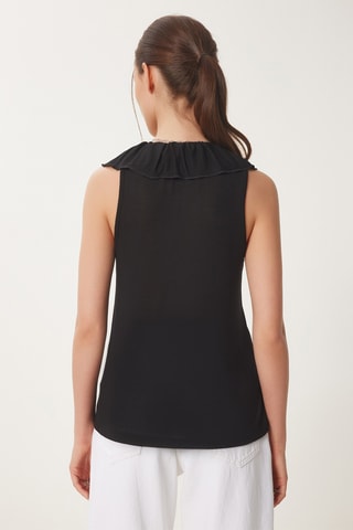 Top com folhos - Preto