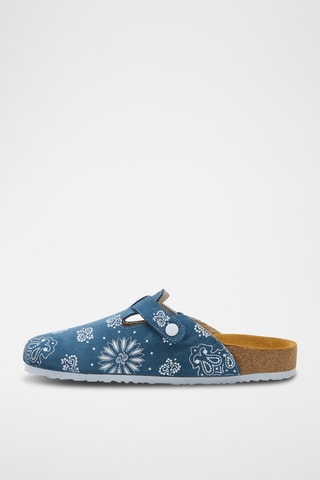 Zuecos de nobuk Folk Capri - Celeste - Diseño ancho