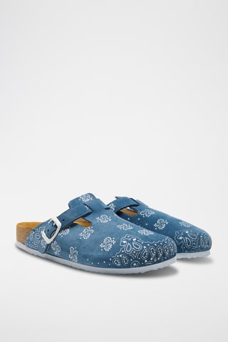 Zuecos de nobuk Folk Capri - Celeste - Diseño ancho