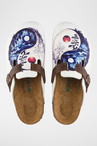 Zuecos de piel napa Capri-DJ - Blanco y celeste - Diseño ancho